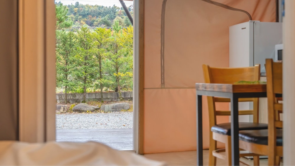 Gapeyong Fourseason Pet Glamping Caravan