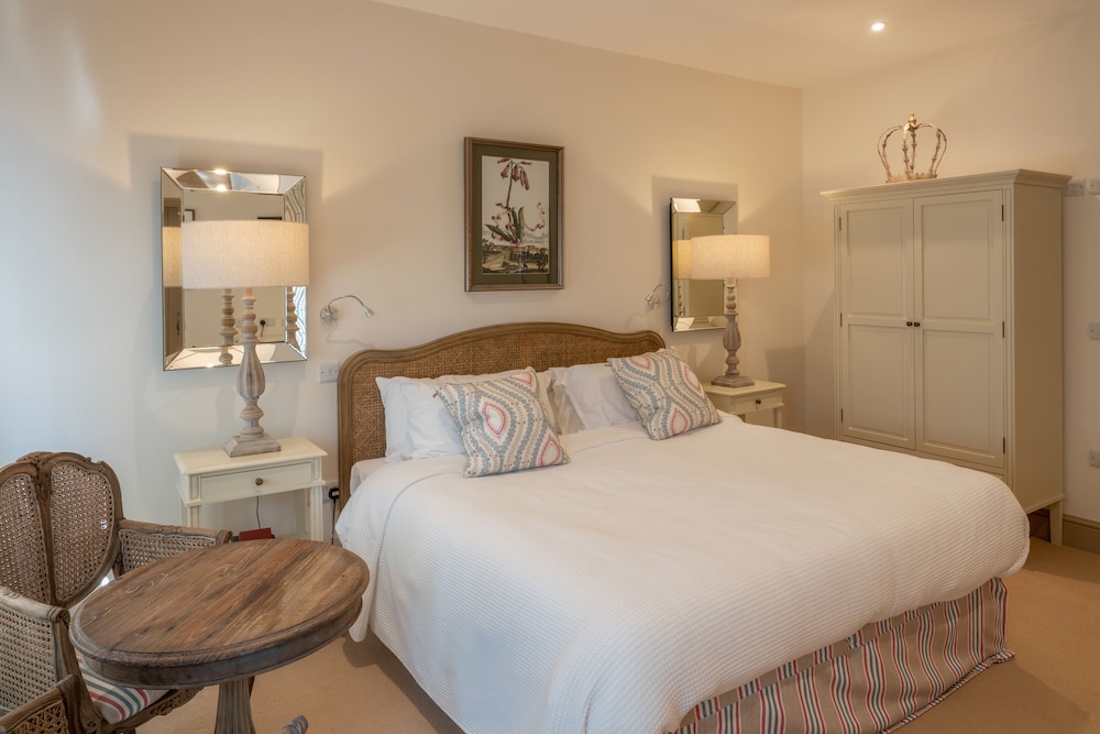 Stapleton/Parkgate Cottages view 3