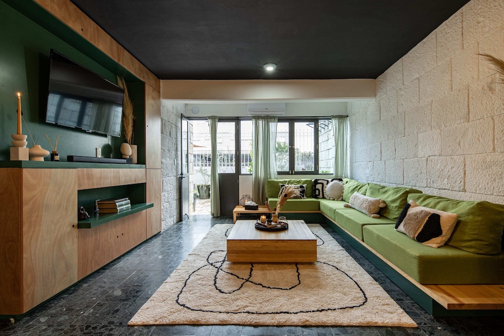 Rooftop Hot Tub 3 Levels 5bedroom in Villa Noria