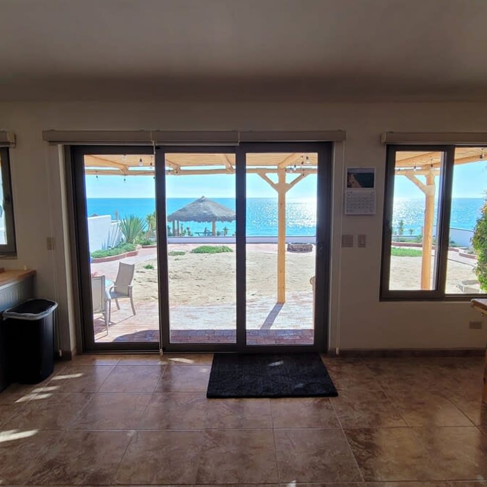 Casa Evita 4 Bedroom Beachfront Home
