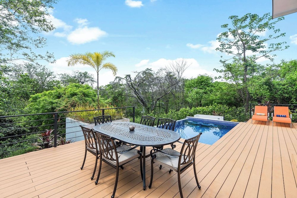 Villa with Minimalist Design & Scenic Deck with Private Infinity Pool and Jungle Views