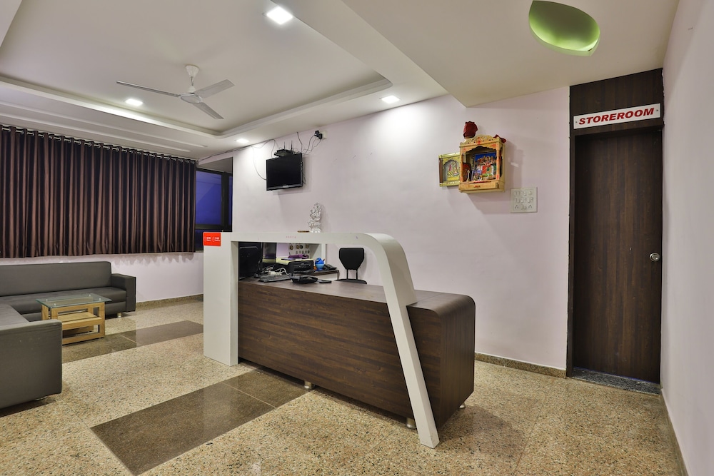 OYO 28444 Hotel Ab Apple view 3