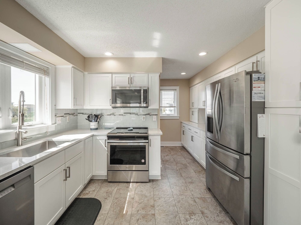 Beach Coma by Topsail Realty