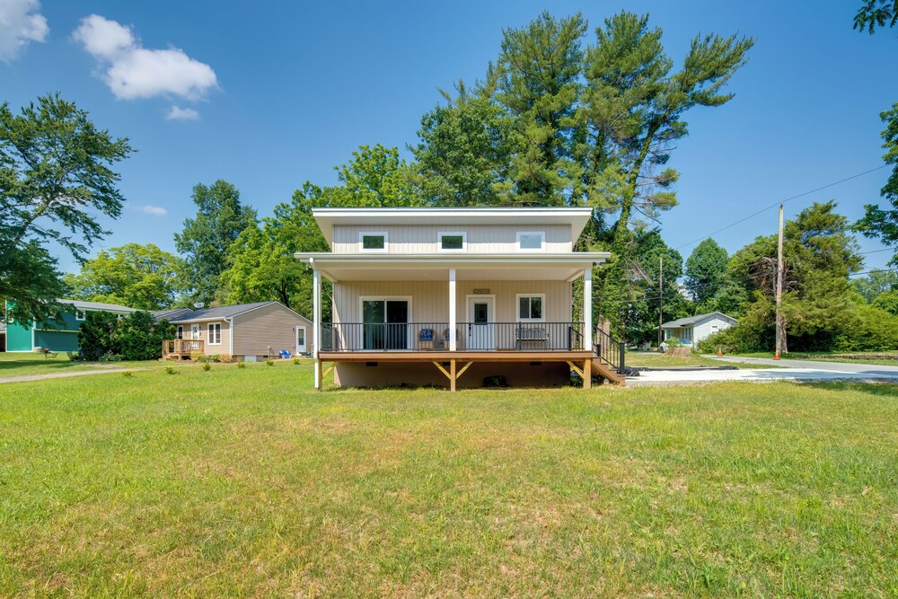 Peaceful Hendersonville Home < 2 Mi to Main St! view 5
