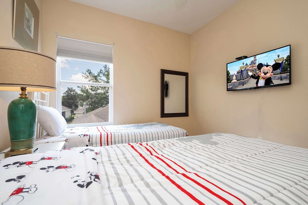 Family Villa w Pool Spa Game Room Near Disney