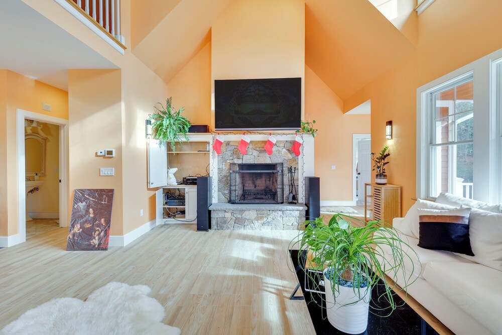 Secluded Family Home Near Hiking in Voluntown!