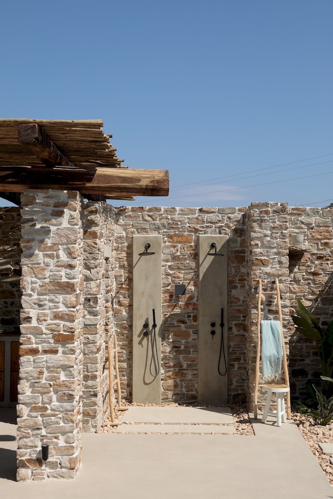 Villa Anamnisis With 5 Bedrooms and 5 5 Bathrooms