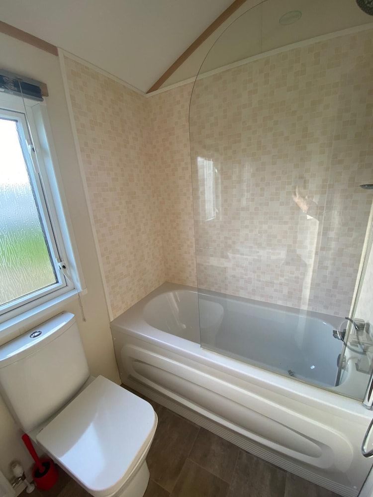 Lovely 3-bed Lodge in Towyn Near Rhyl view 3