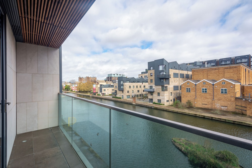 Deluxe 1 Bedroom Apartment in City Road