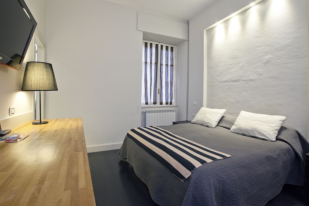 Sorrento Apartments view 4