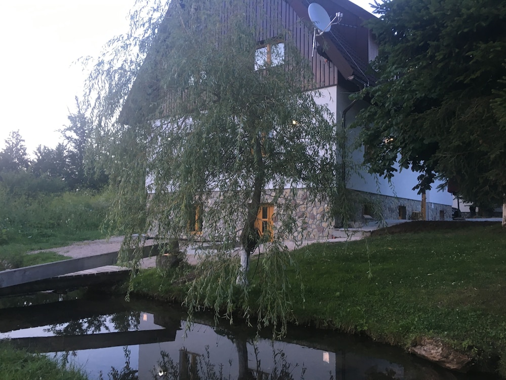 Rustic Inn River en Plitvicka Jezera