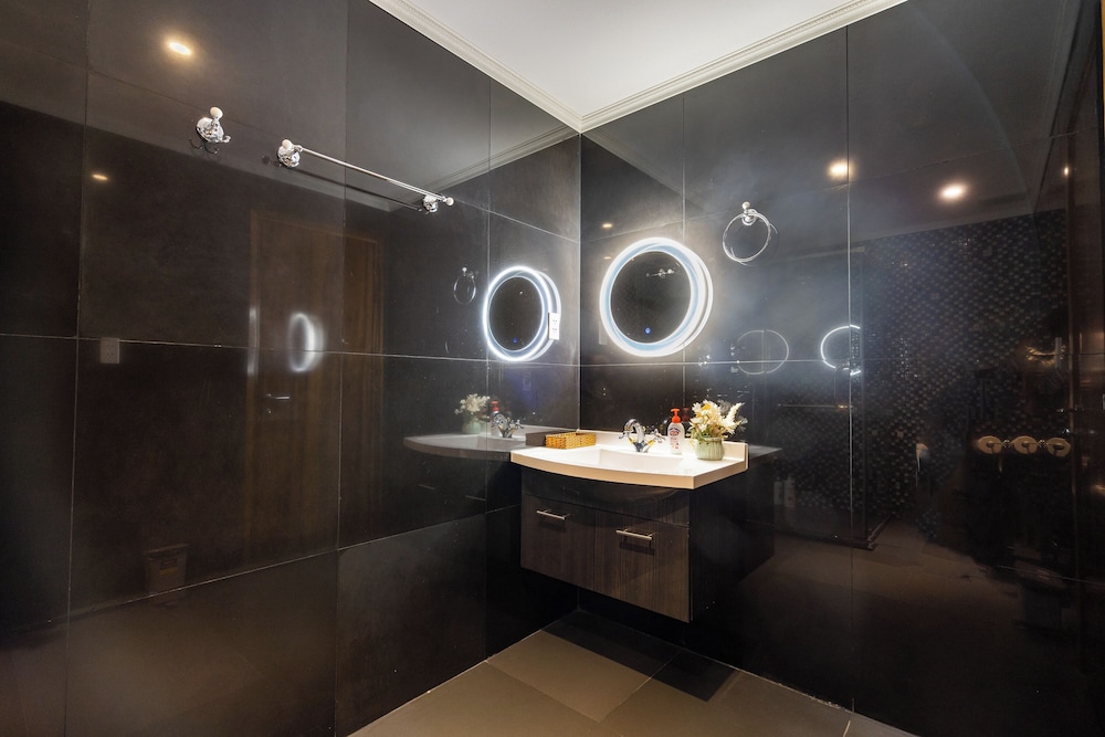 Luxury Condotel Luminous Leman