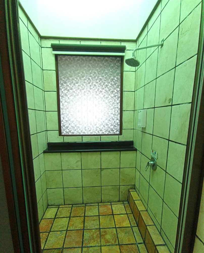 Alpine LXPD Full Seaview Water Chalet photo 5
