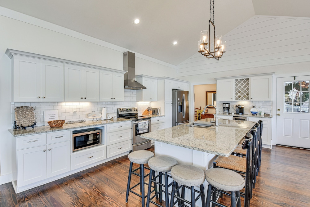 Lakefront Gem w/ Boat Dock & Patio in Fair Play
