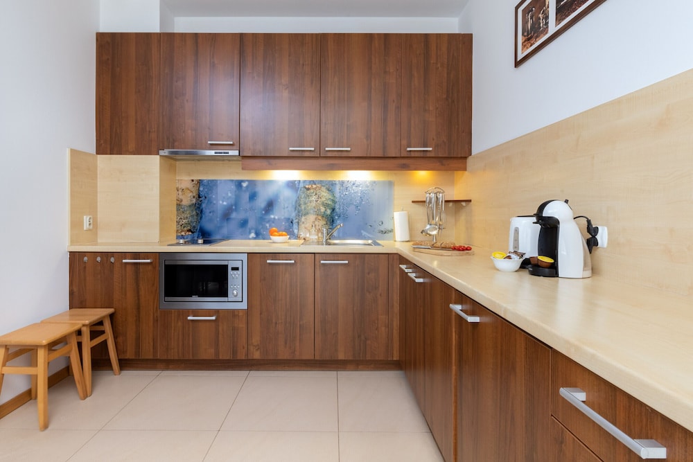 Willa 4 Pory Roku Apartment by Renters