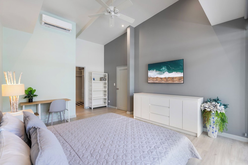 Sprawling Modern Property with a Tranquil Outdoor Living Space, swimming pool, and a private Casita