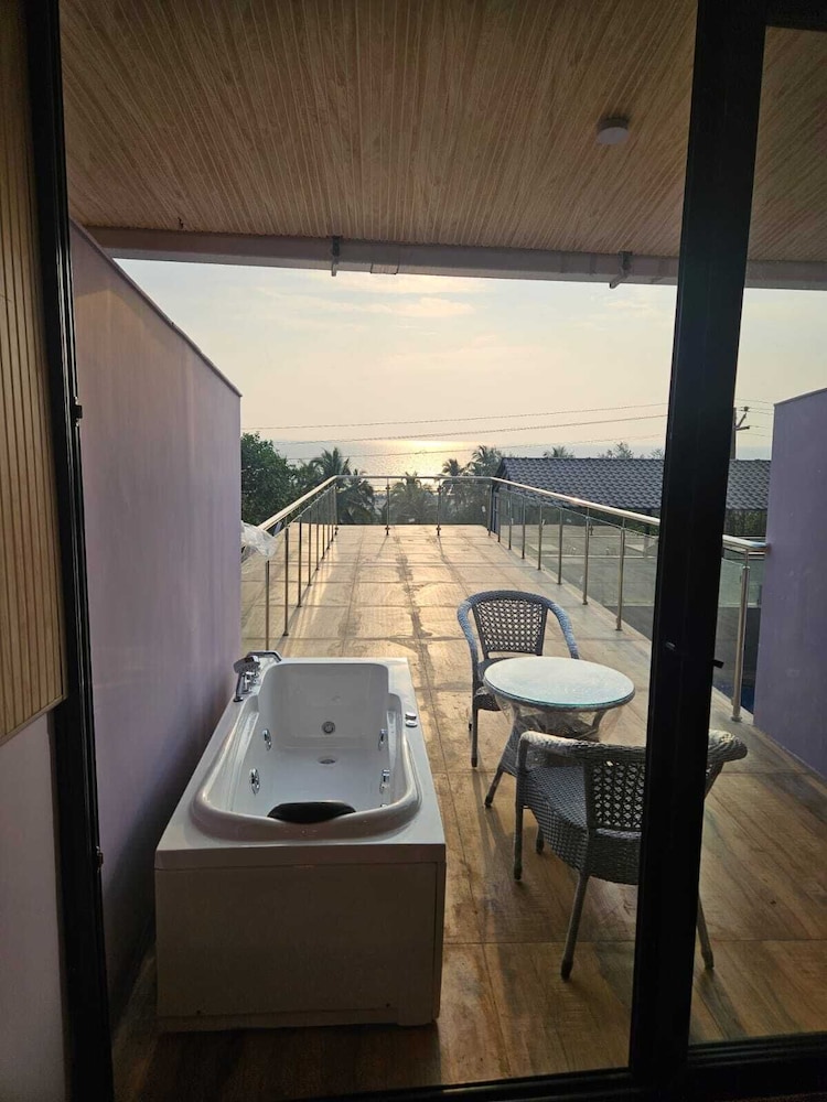 Coco 7 Beach Resort