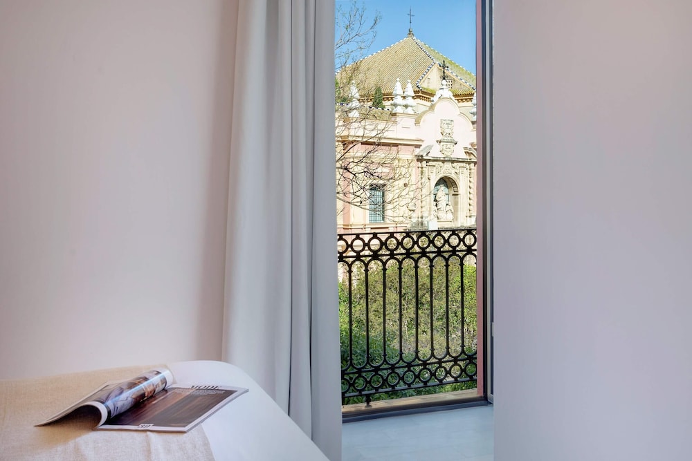 Exclusive Apartment in Seville.plaza del Museo 001