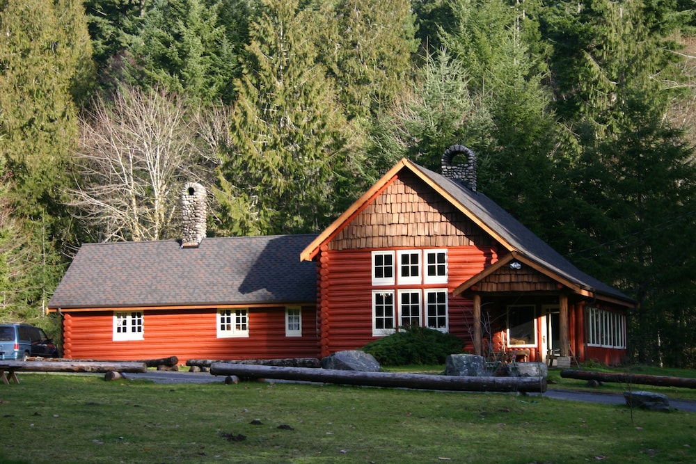 Copper Creek Inn at Mt Rainier