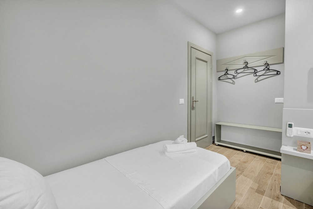 Villa Zoi A Stay to Remember I Guest House in Elbasan Castle
