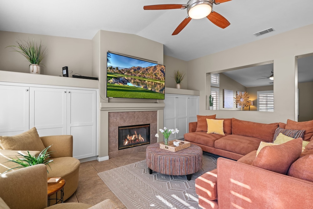 La Quinta Desert Haven Luxe Stay w Private Pool Hot Tub Pool Table