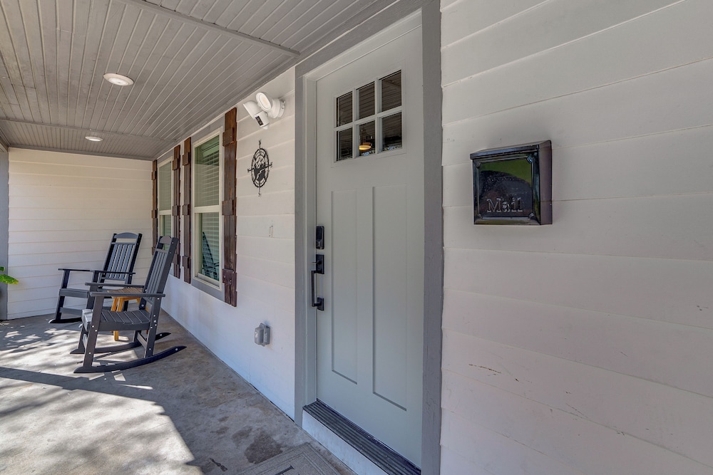 Walk to East Texas A&m! Home w/ Pet-friendly Yard