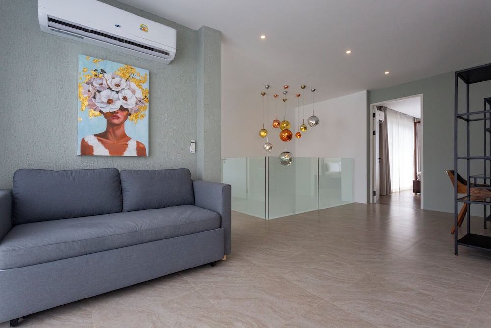 Family PoolVilla Near the Pier V266