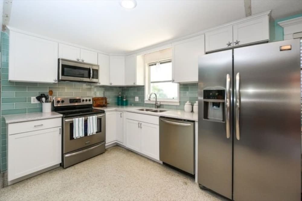 3706 Gulf Dr 2 Bedroom Home by RedAwning