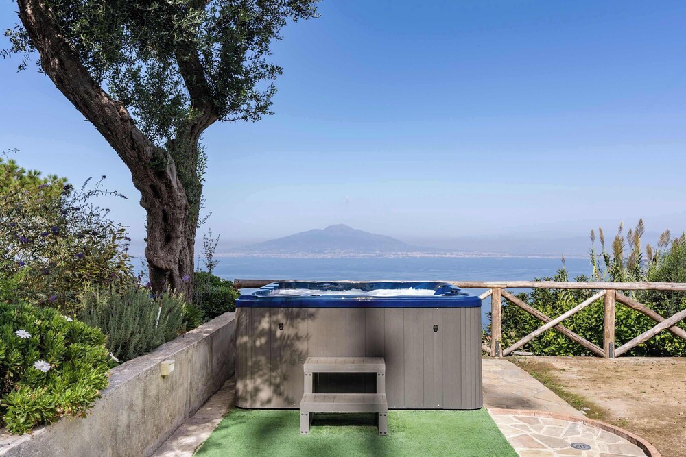 Giulia 2 Villa Apartment Shared Pool Sea Views