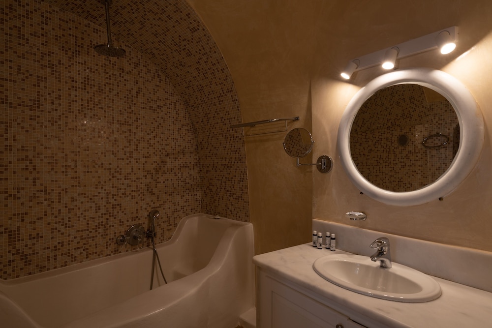 Asha Luxury Suites photo 3
