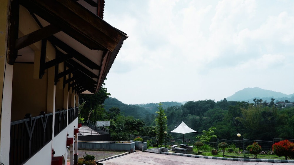 Sangga Buana Villa