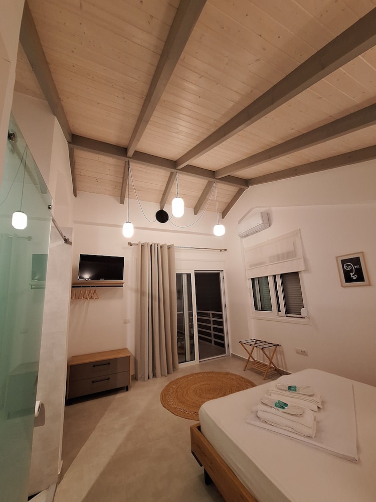 Luxury Apartments Kanali