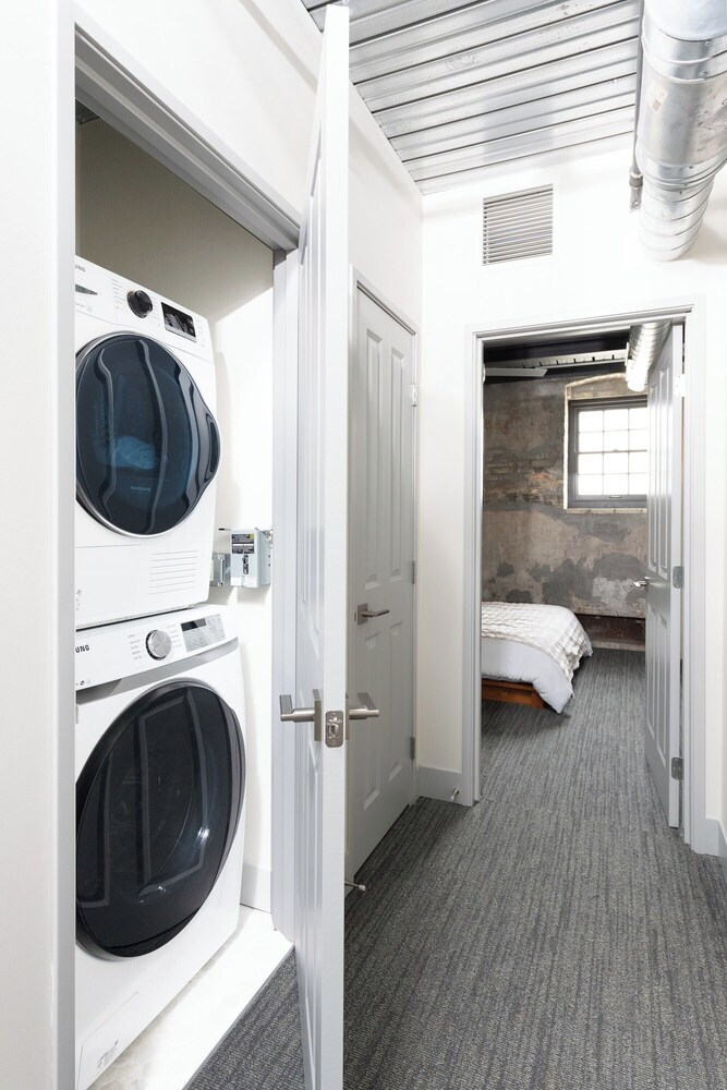 Brewery District Apartment Near Fiserv with Rooftop, Gym, and Parking