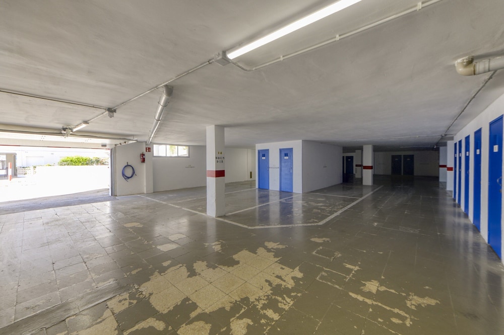 Apartment in Roses Near Rock Beach