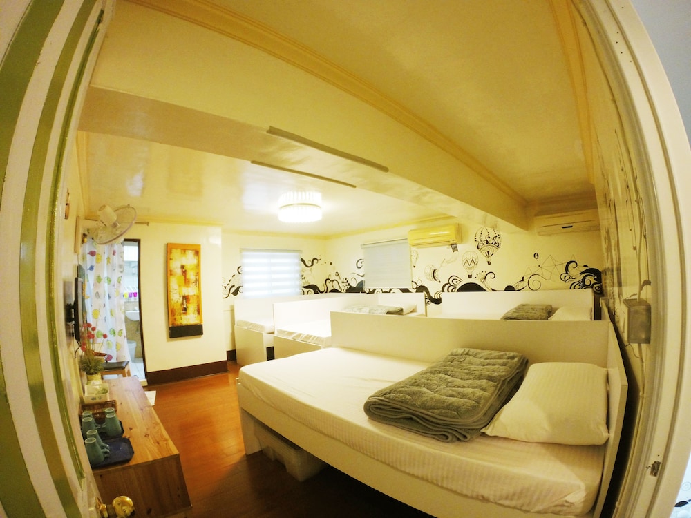Cape 42 Hostel I