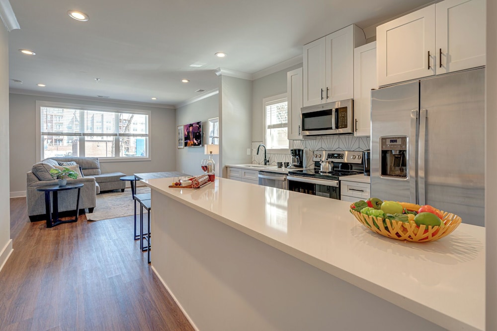 Merry Melrose -mins to Broadway- Sleeps 6