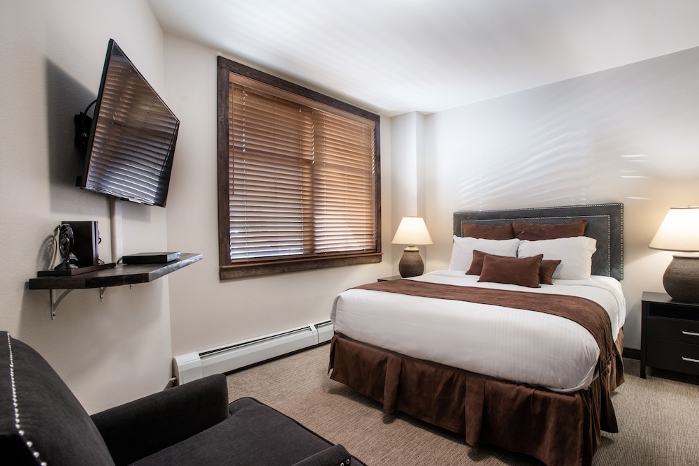 Winter Park CO Condos - Zephyr Mountain Lodge