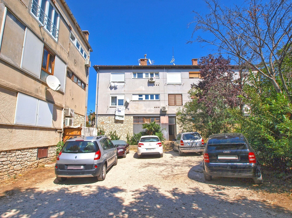Apartment 1470 view 4