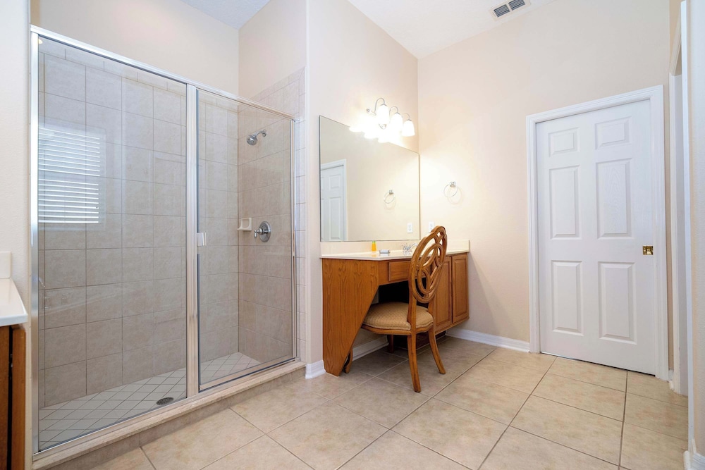 Family Villa w Pool Spa Game Room Near Disney
