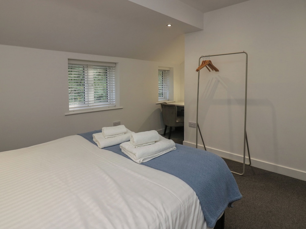 Edgemere Hideaway