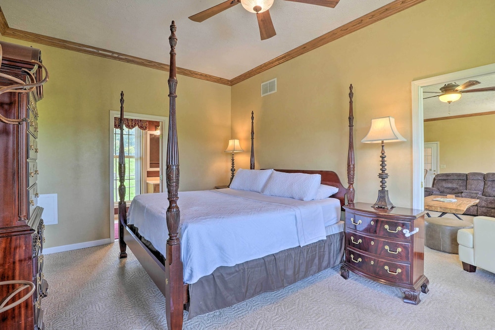 'angler's Ridge' Waterfront Family Getaway! view 2