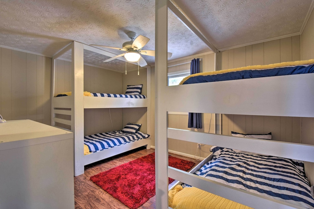 Miscellaneous Market Vacations - Lakefront Lavonia Cottage w/ 2-story Dock! - Property Image 5