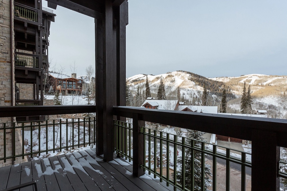 Arrowleaf Lodge- Two Bedroom Residence #209 2 Condo