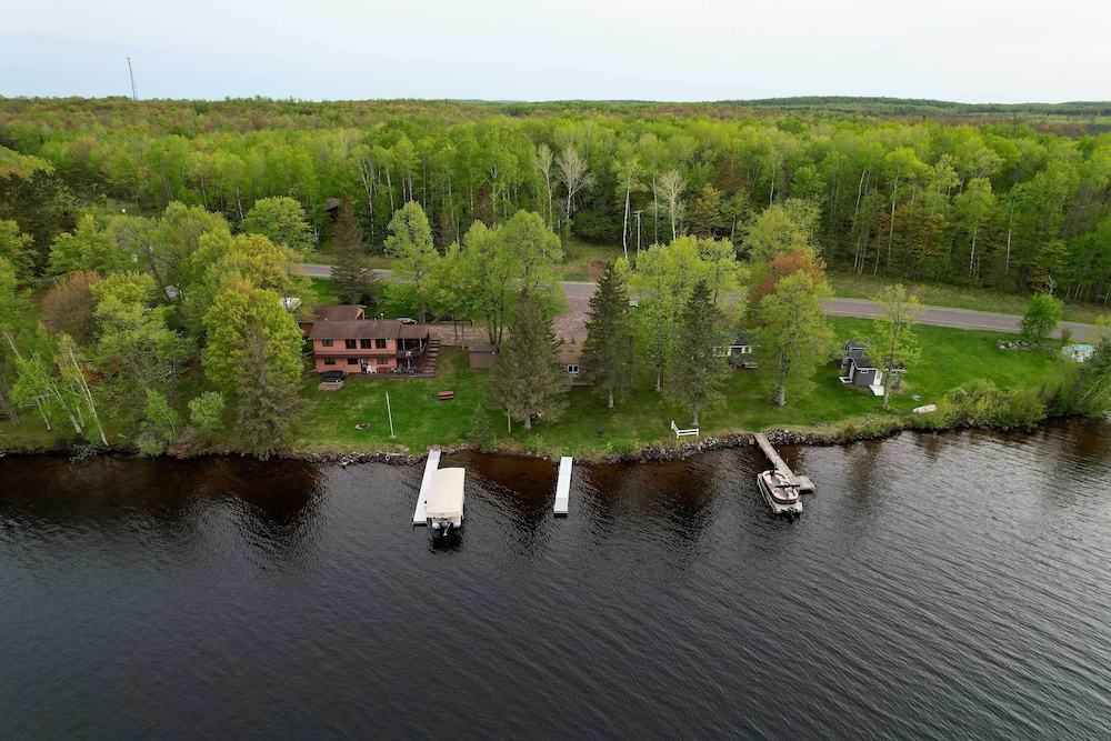 Cozy Cabin w/ Deck & Private Dock on Nelson Lake! view 4