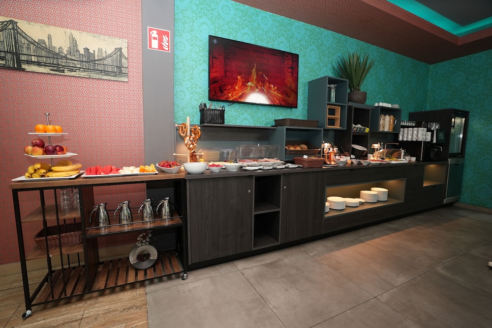 Frankfurt Vacations - Hotel Attache - Property Image 83