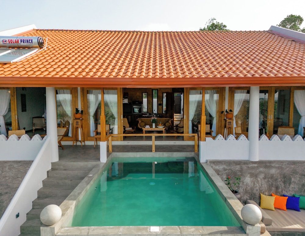 Villa Monkey House