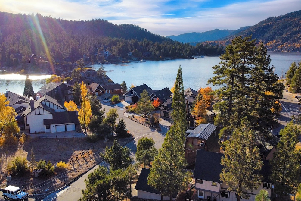 Lakeside in Bearadise by Avantstay Gorgeous Mountain Cabin in Boulder Bay!