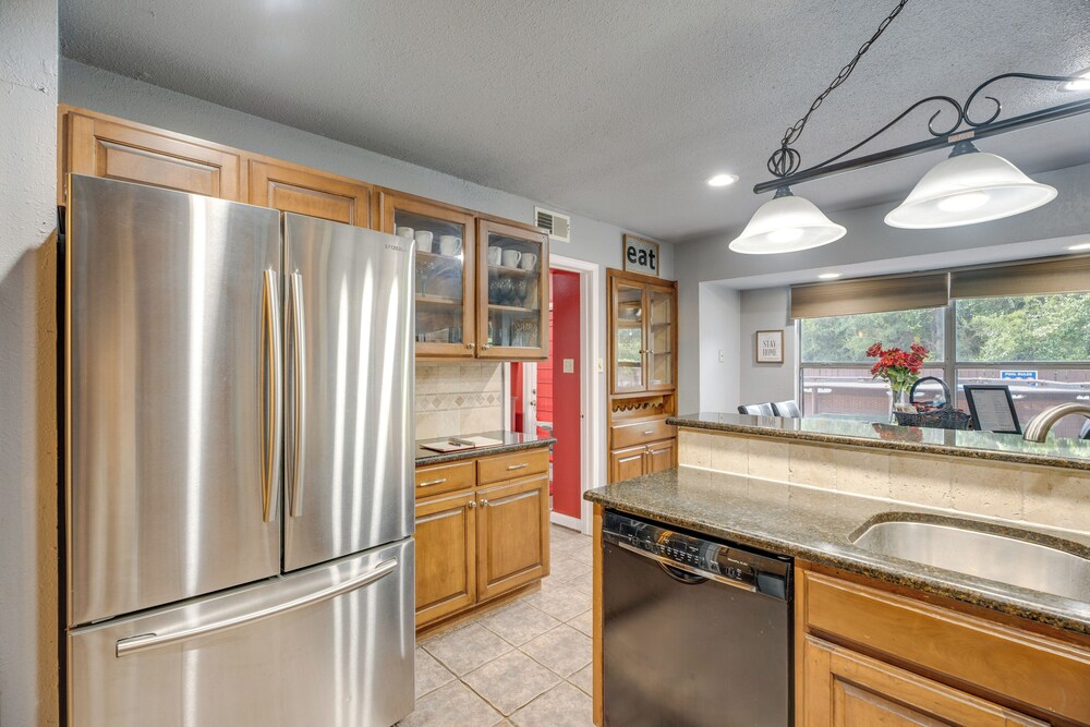 Family-friendly San Antonio Getaway w/ Fire Pit! view 3