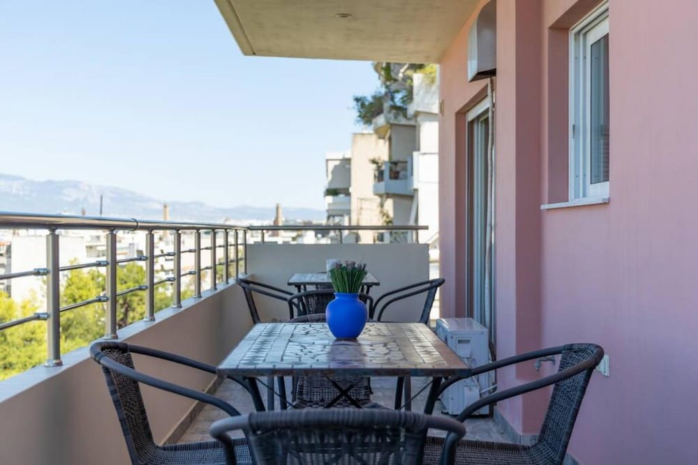 Petralona Dazzling top Floor 2BD AP
