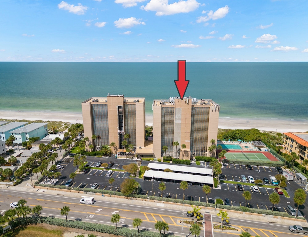 Reflections on the Gulf by Distinctive Beach Rentals